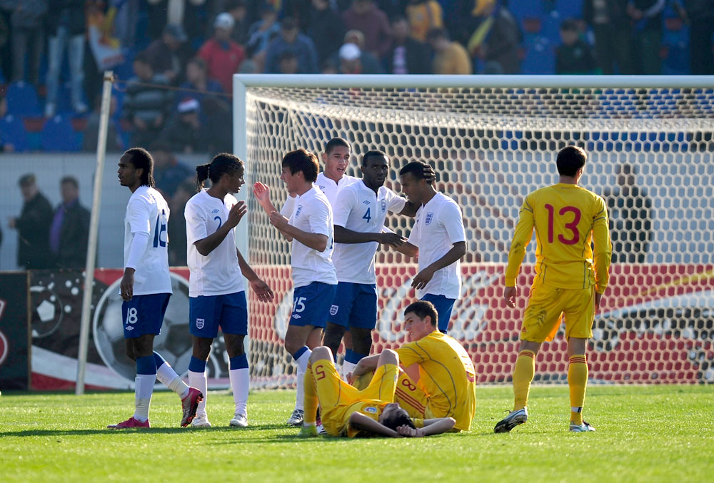 England U21s celebrate reaching Euro 2011